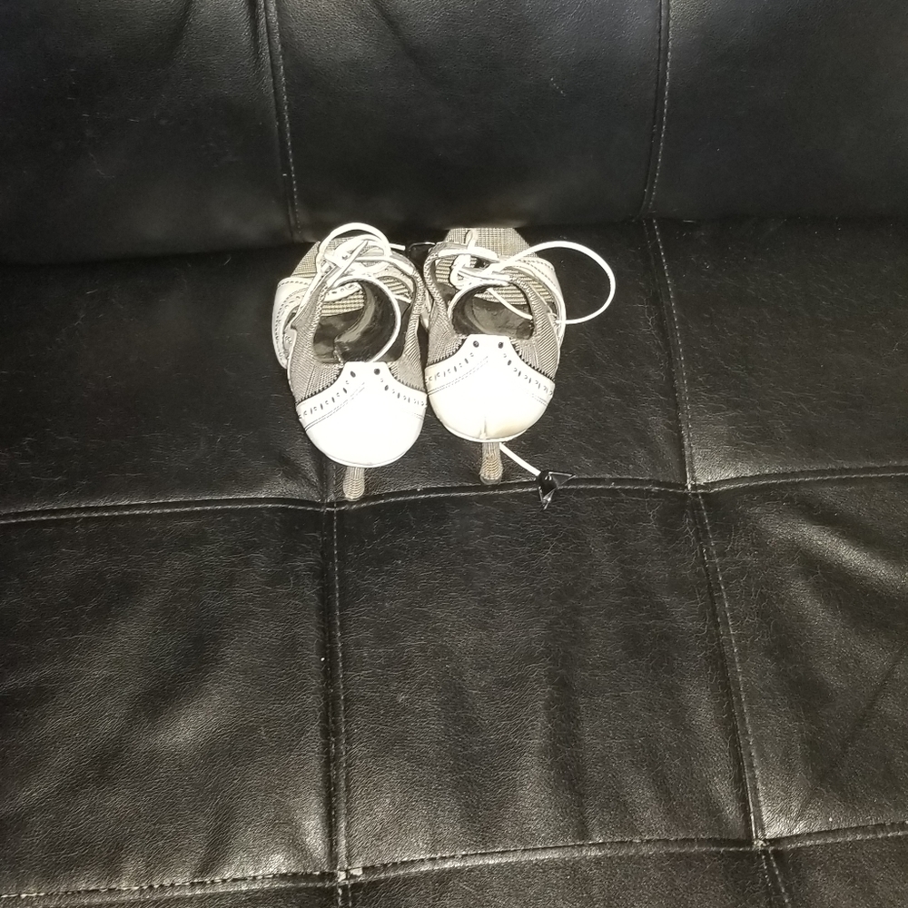 Shoes - Picture 5 of 10